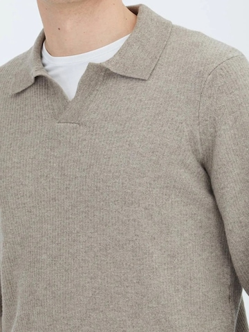 Ramsey Knit Cardigan in Grey