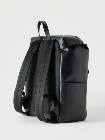 Calvin Klein Reppu värissä musta