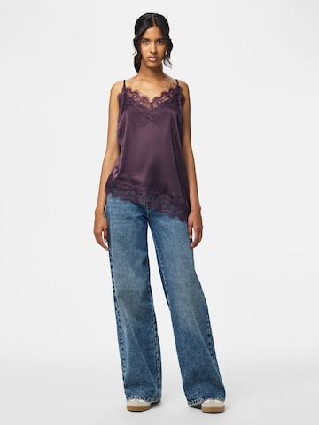 Top 'NOMI' di PIECES in lilla