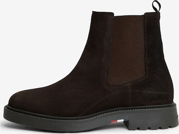 TOMMY HILFIGER Chelsea Boots in Brown: front