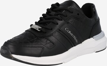 Calvin Klein حذاء رياضي بلا رقبة بـ أسود: الأمام
