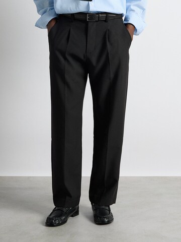 Burocs Regular Pleat-Front Pants in Black