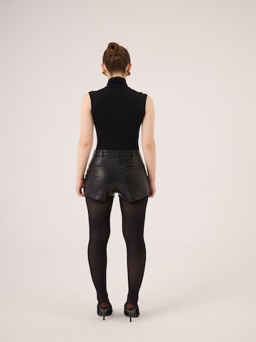 HOLLY LOLLY Top – černá
