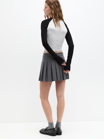 Tricou de la Pull&Bear pe gri
