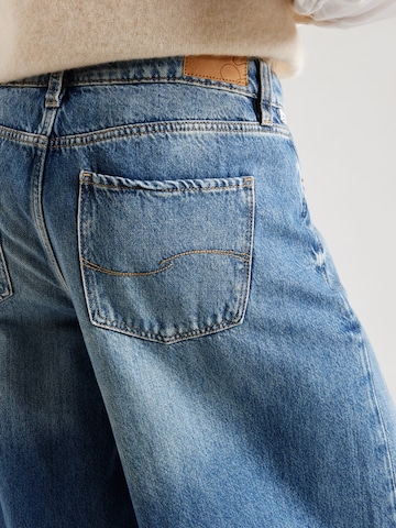 QS Baggy Дънки 'Catie' в синьо