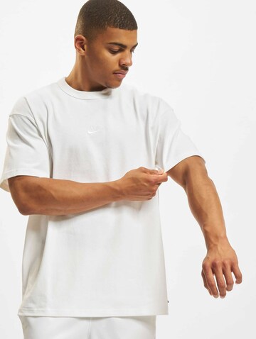 Nike Sportswear Μπλουζάκι 'Essential' σε λευκό