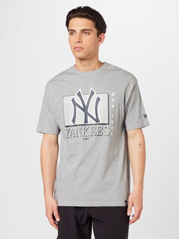 T-Shirt NEW ERA en gris : devant
