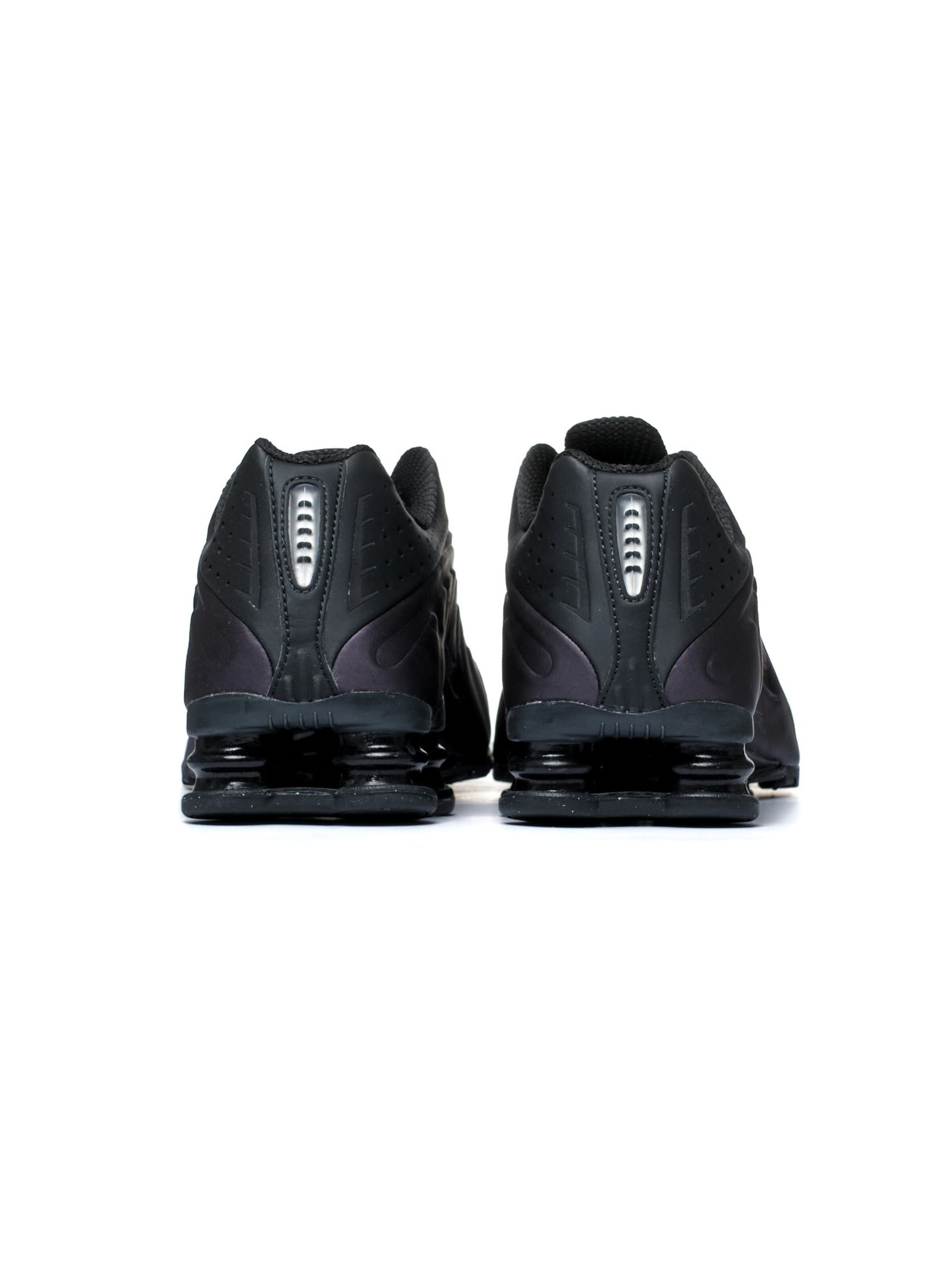Nike Sportswear Sneakersy niskie 'Shox R4' w kolorze czarny