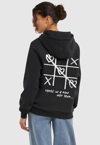 Felpa 'Three In A Row' di Miss Tee in nero: frontale