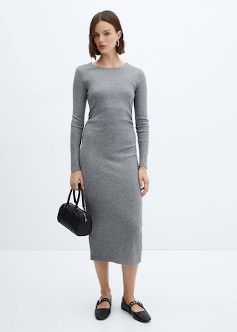 Robe 'Basilo' MANGO en gris