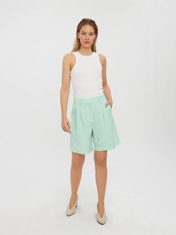 VERO MODA Loose fit Pleat-Front Pants in Green