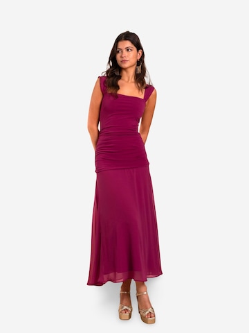 THE-ARE Jurk in Roze: voorkant