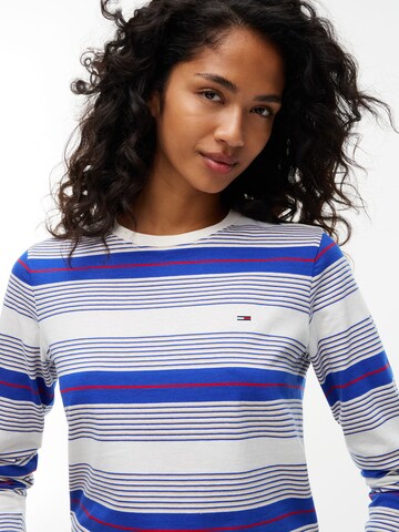 Tommy Jeans Тениска 'ESS' в бяло