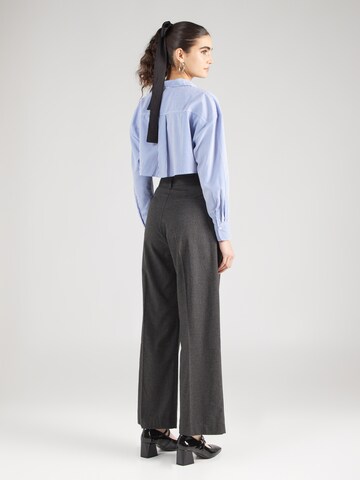 Gina Tricot Wide leg Pleat-Front Pants in Grey