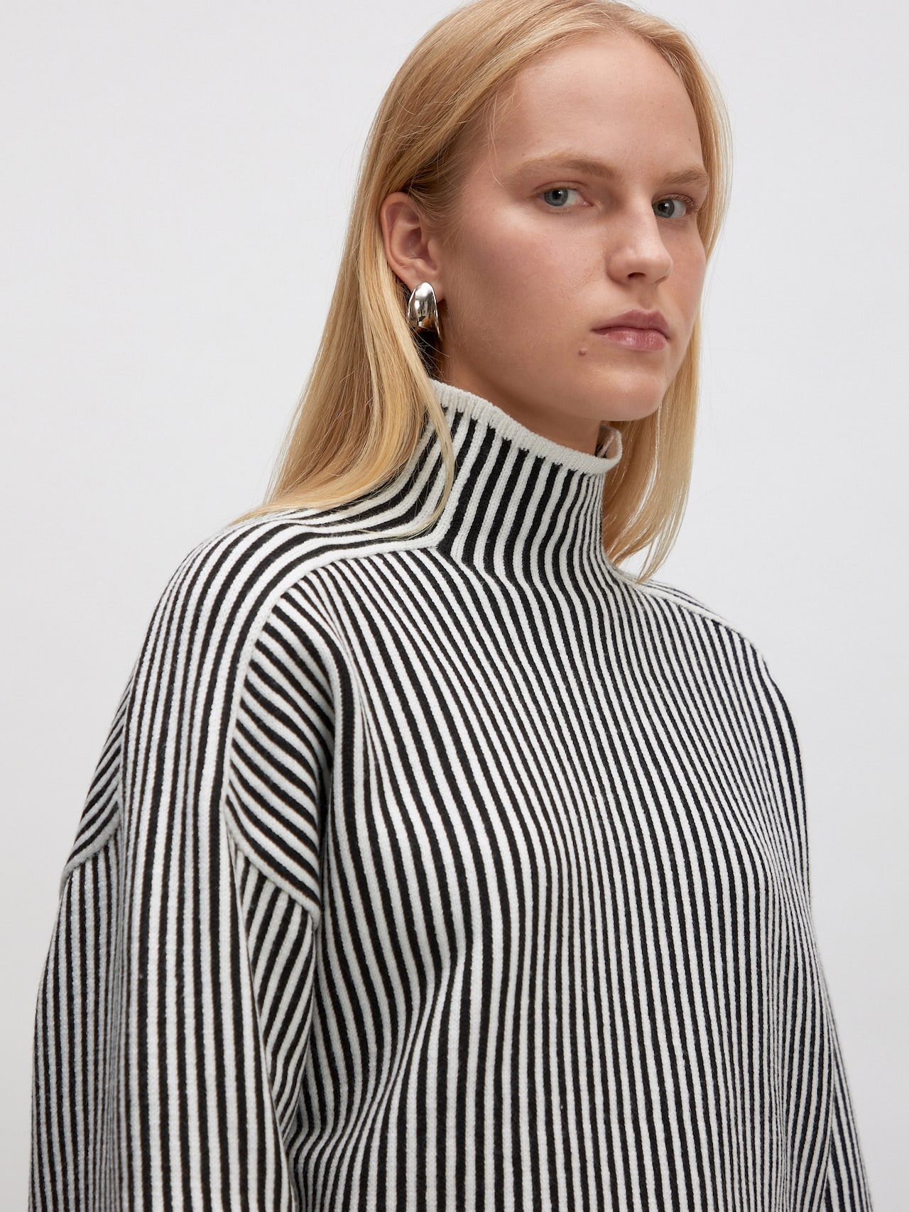 EDITED Produkte Pullover 'Nohea' schwarz