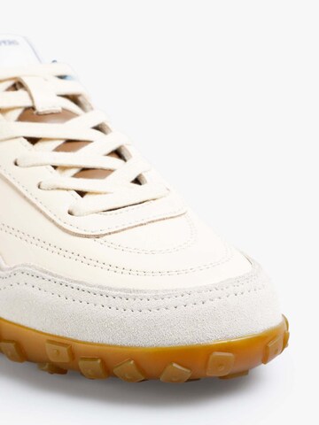 Scalpers Sneaker in Beige