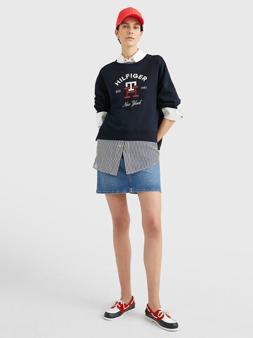 TOMMY HILFIGER Sweatshirt in Blauw