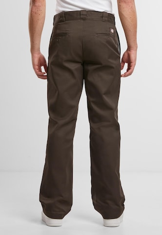 DICKIES Szabványos Ráncos nadrág '874 Work' - barna