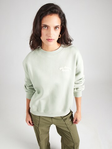 new balance Sweatshirt 'Heritage' in Grün
