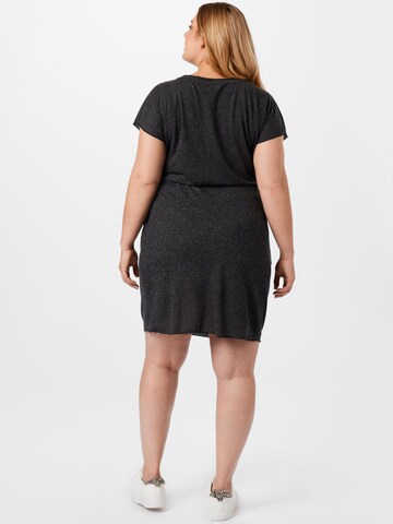 Vero Moda Curve Kleid 'LUA' in Schwarz