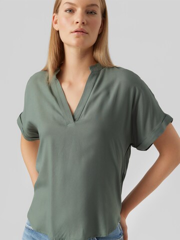 VERO MODA Blouse 'Beauty' in Green