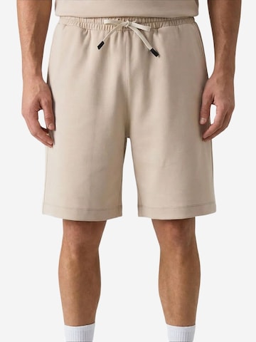 Completo per l'allenamento di Tommy Life in beige