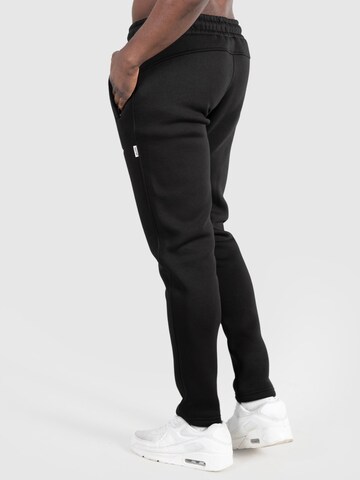 Coupe slim Pantalon 'Merrick' Smilodox en noir