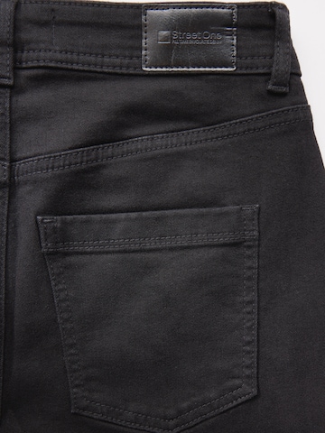 STREET ONE Bootcut Jeans in Schwarz