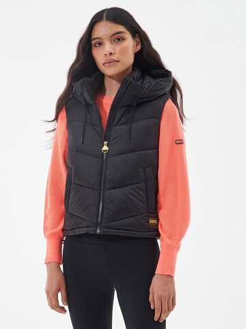 Barbour International Bodywarmer 'Halton' in Zwart: voorkant