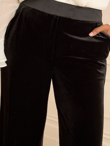 Wide Leg Pantalon love & roses en noir