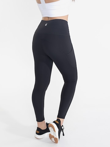 Skinny Pantaloni sportivi di Spyder in nero