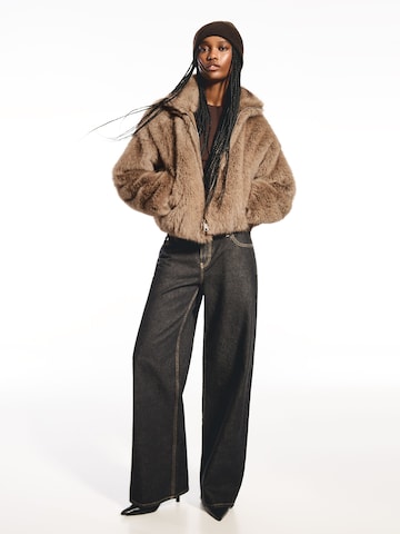 BershkaPrijelazna jakna - bež boja