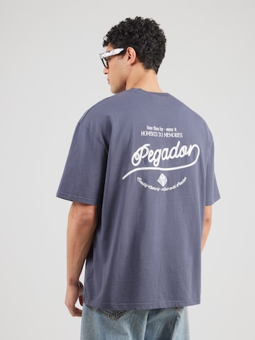 Tricou 'Belmonte' de la Pegador pe albastru: față