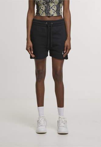 Karl Kani Regular Broek in Zwart: voorkant