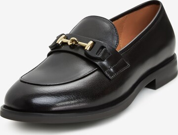 CESARE GASPARI Classic Flats in Black: front