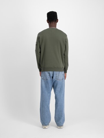 ALPHA INDUSTRIES Sweatshirt in Groen