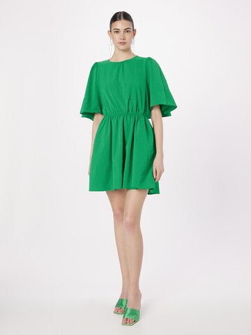 Robe 'Dottie' Essentiel Antwerp en vert : devant