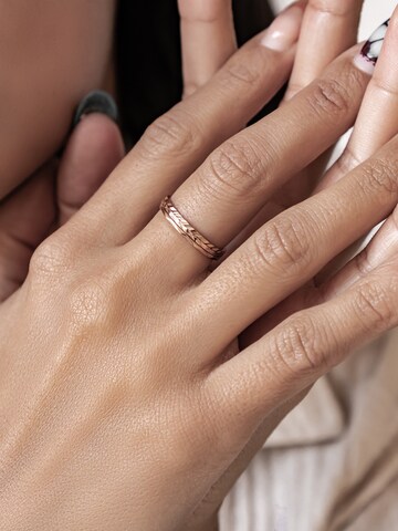 Hey Happiness Ring 'Twist Stack' in Gold