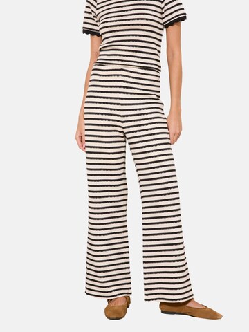 Wide Leg Pantalon Lipsy en blanc : devant