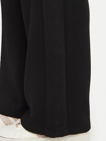 GUESS Wide Leg Bukser 'Pantaloni V6BB20K6366' i sort