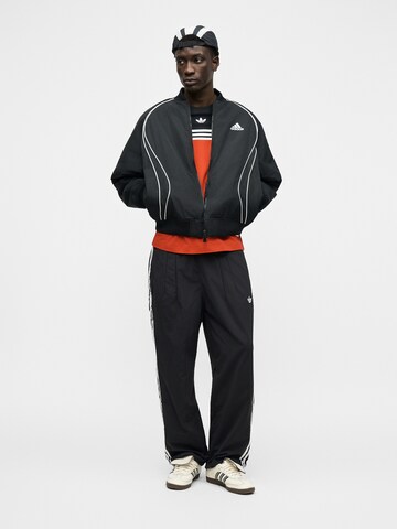 ADIDAS ORIGINALS Loosefit Bandplooibroek in Zwart