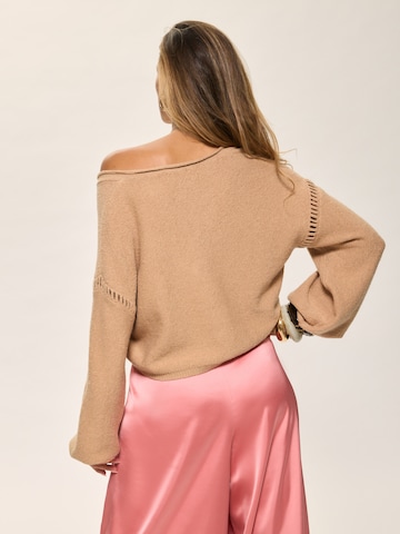 Kamila Šikl Πουλόβερ σε μπεζ