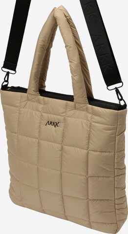 ARKK Copenhagen Shopper in Beige: voorkant