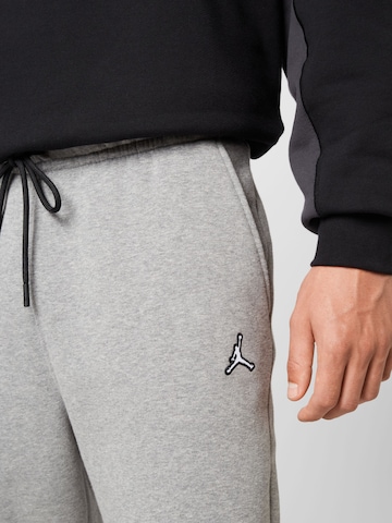 Tapered Pantaloni de la Jordan pe gri