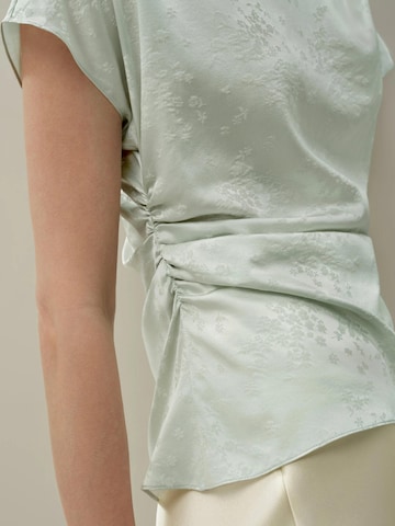 Lilysilk Blouse 'Sakura-Jacquard-Seiden-Top' in Groen