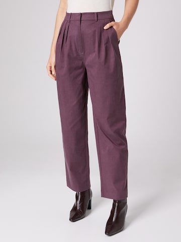 Loosefit Pantalon à pince 'Nadia' Guido Maria Kretschmer Women en violet : devant