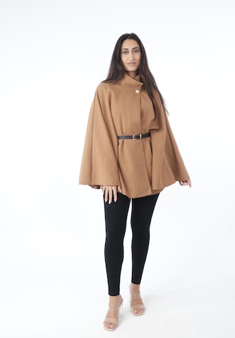 Elara Cape in Beige