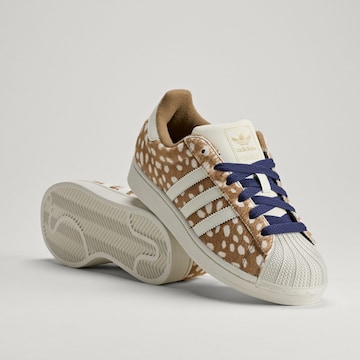 ADIDAS ORIGINALS Σνίκερ χαμηλό 'Superstar II' σε καφέ