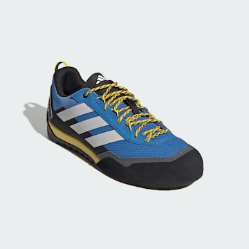 Chaussure basse 'Skychaser Solo' ADIDAS TERREX en bleu