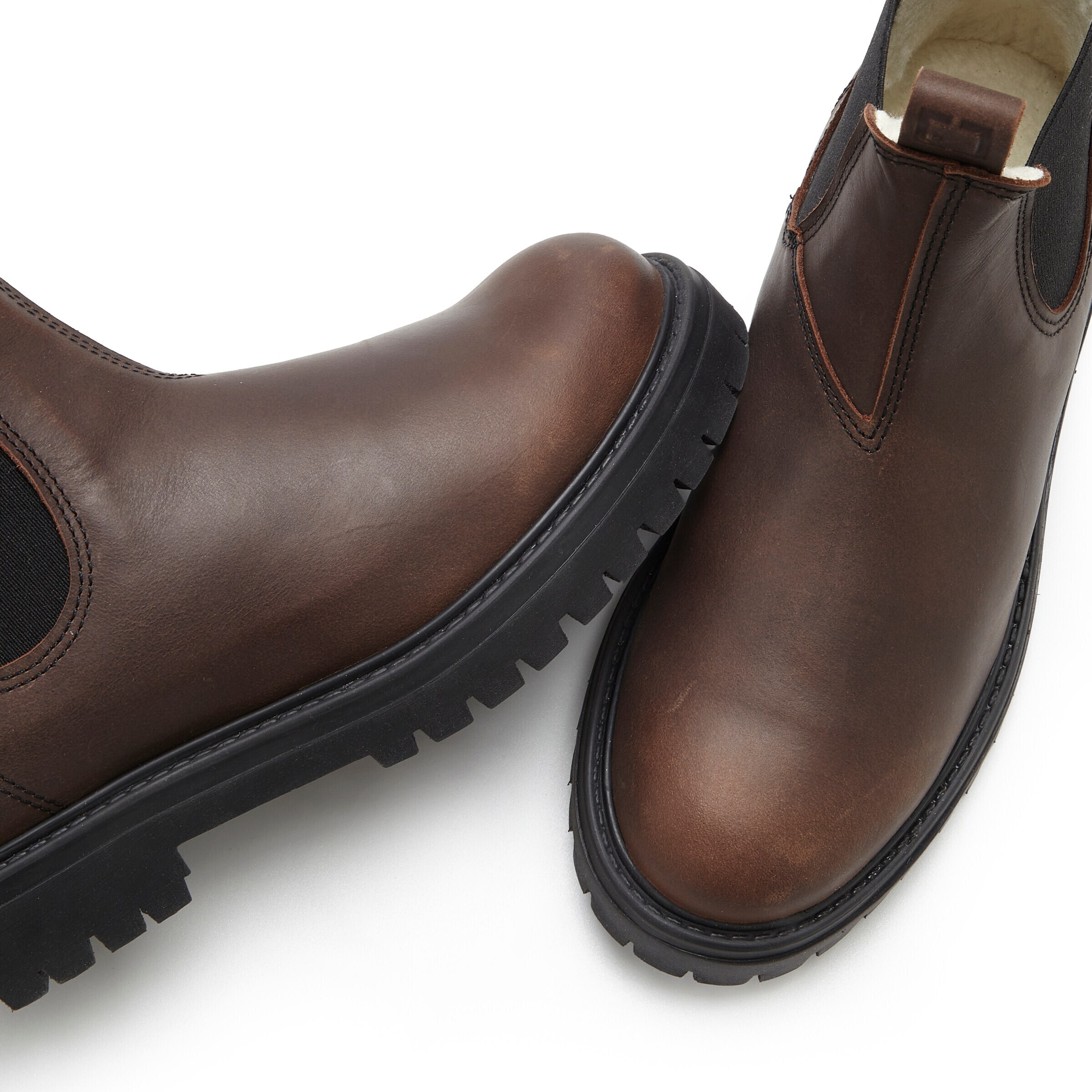 Elbsand Chelsea Boots in Brown